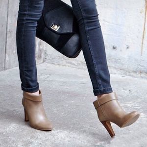 Sézane  Stacked Heel Ankle Boots along with a new unused Sezane cloth tote.